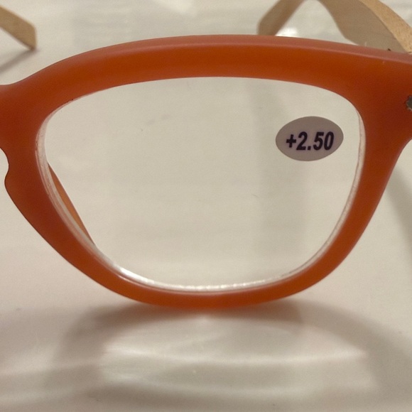 Orange +2.50 readers Glasses - Picture 2 of 3